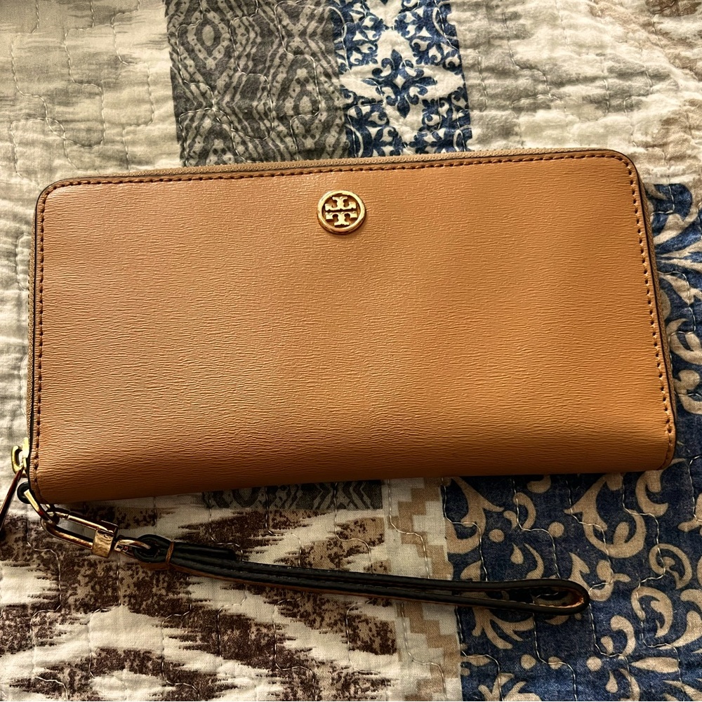 Tory Burch great condition wallet